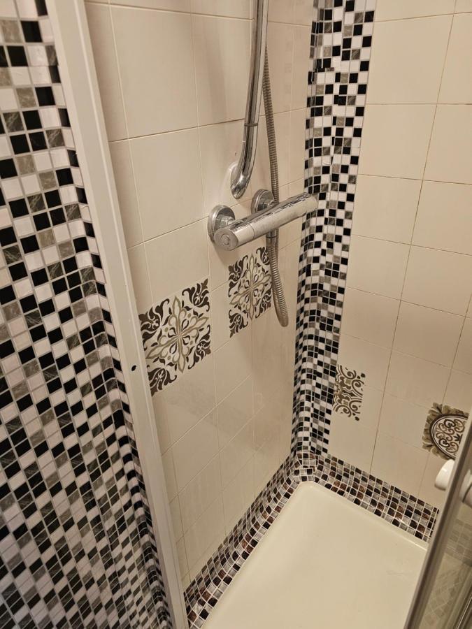 Ensuite Double Room Elizabeth Line Abbeywood Abbey Wood Exterior photo
